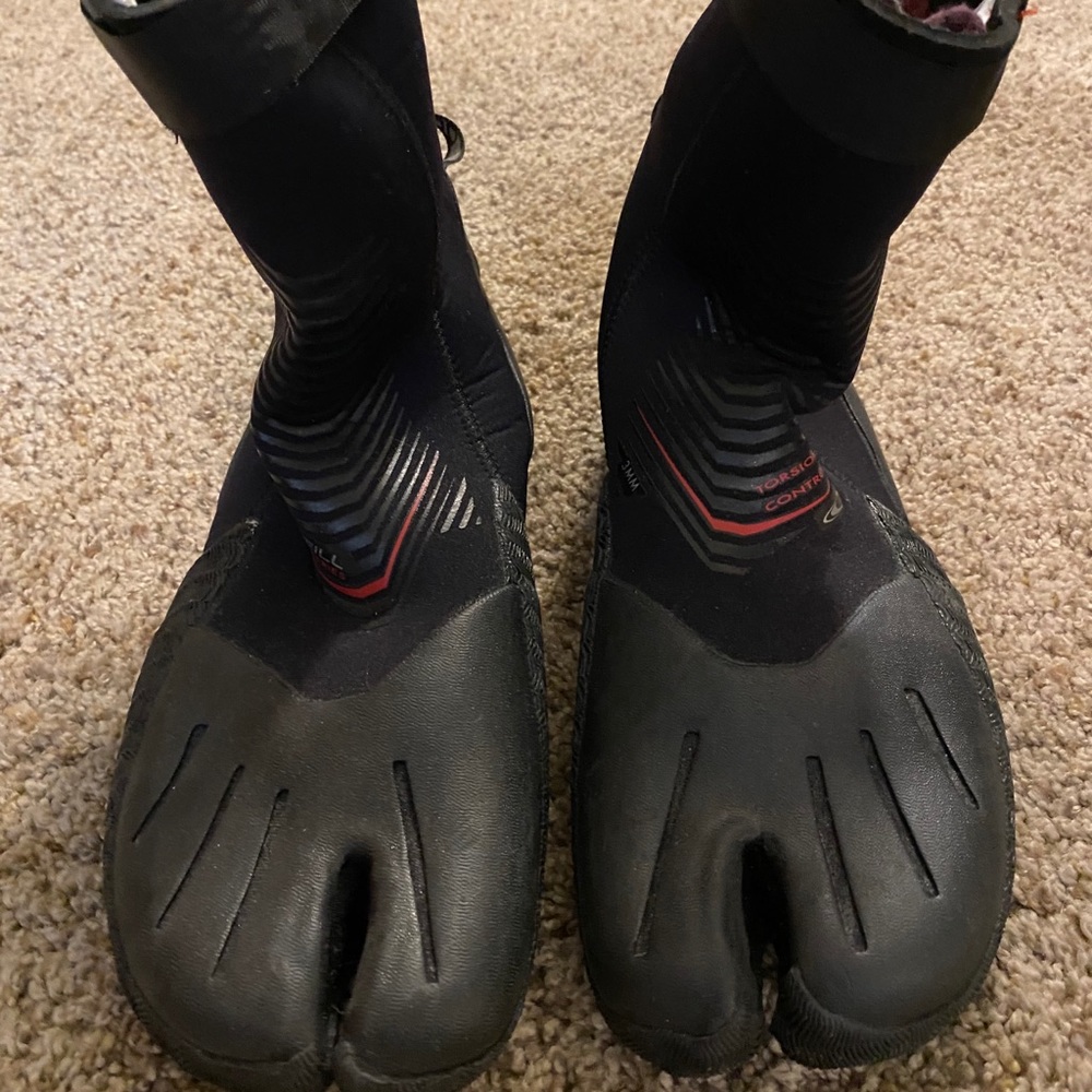 O'Neill surf booties member size 9